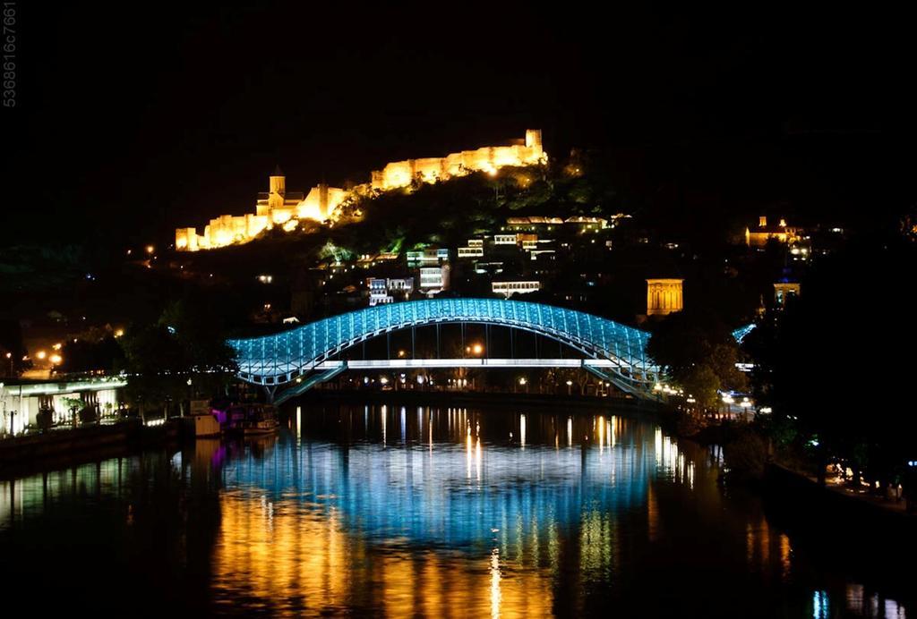 Freedom Square Apartment Tbilisi ภายนอก รูปภาพ