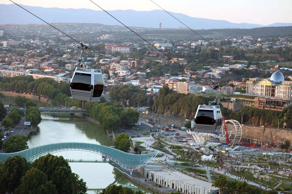 Freedom Square Apartment Tbilisi ภายนอก รูปภาพ