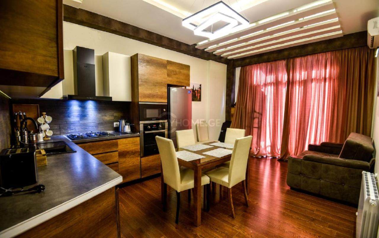 Freedom Square Apartment Tbilisi ภายนอก รูปภาพ